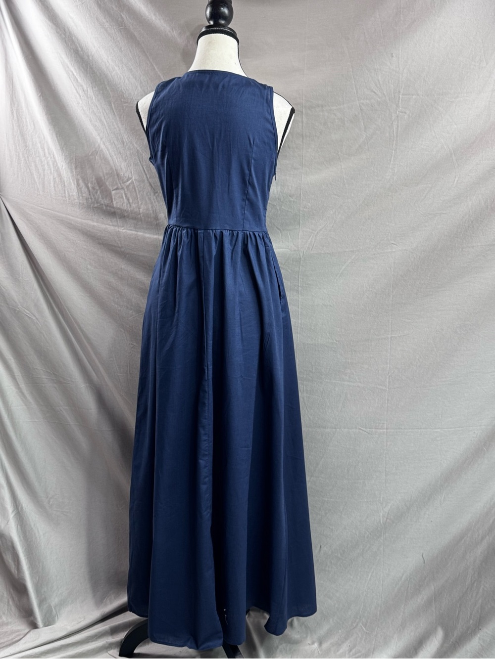 Boho Chic Cotton Sleeveless Maxi Dress with Embroidery And Pockets - Picture 9 of 9